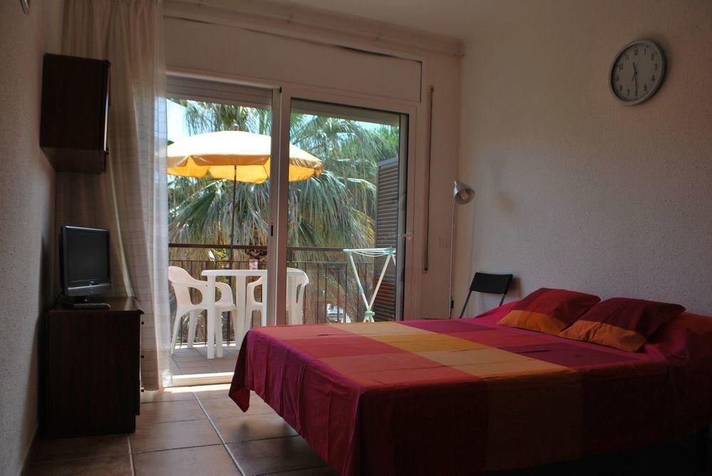 Apartamentos Les Palmeres Platja d'Aro Esterno foto
