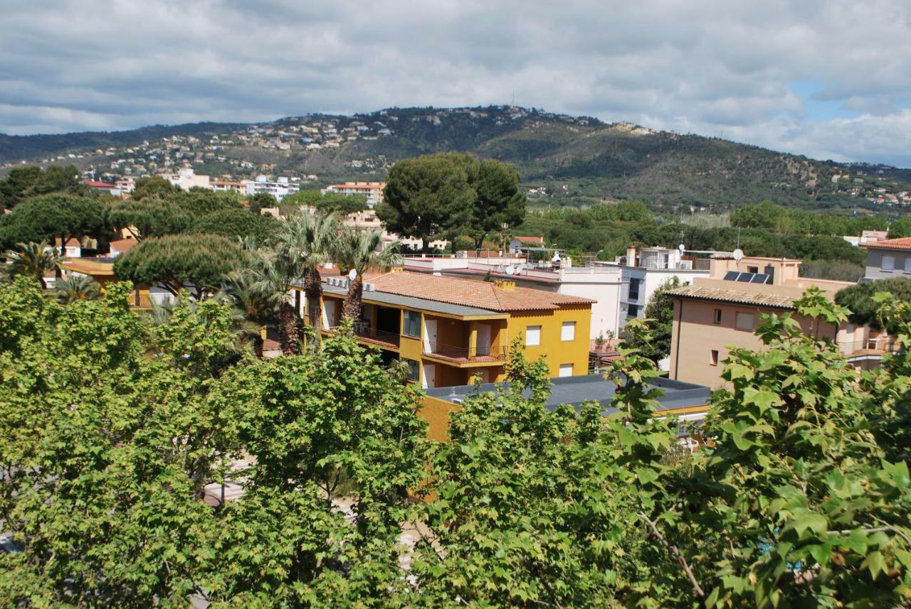 Apartamentos Les Palmeres Platja d'Aro Esterno foto