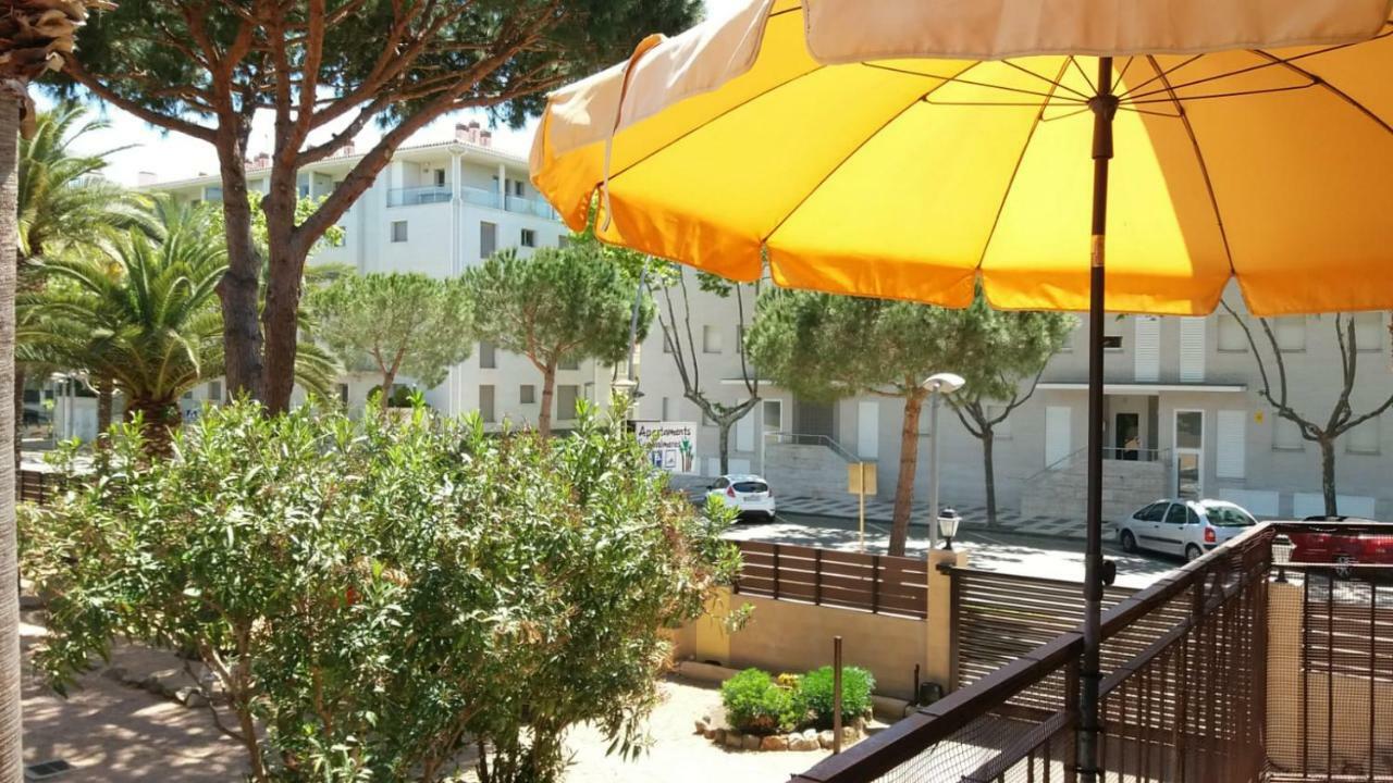 Apartamentos Les Palmeres Platja d'Aro Esterno foto